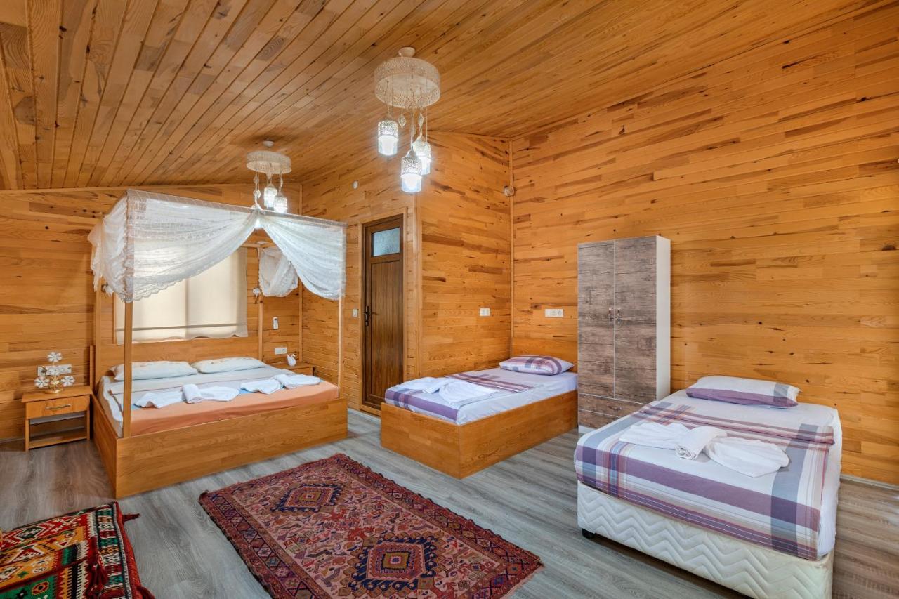 Flora Pansiyon Cirali Apartment Кемер Екстериор снимка