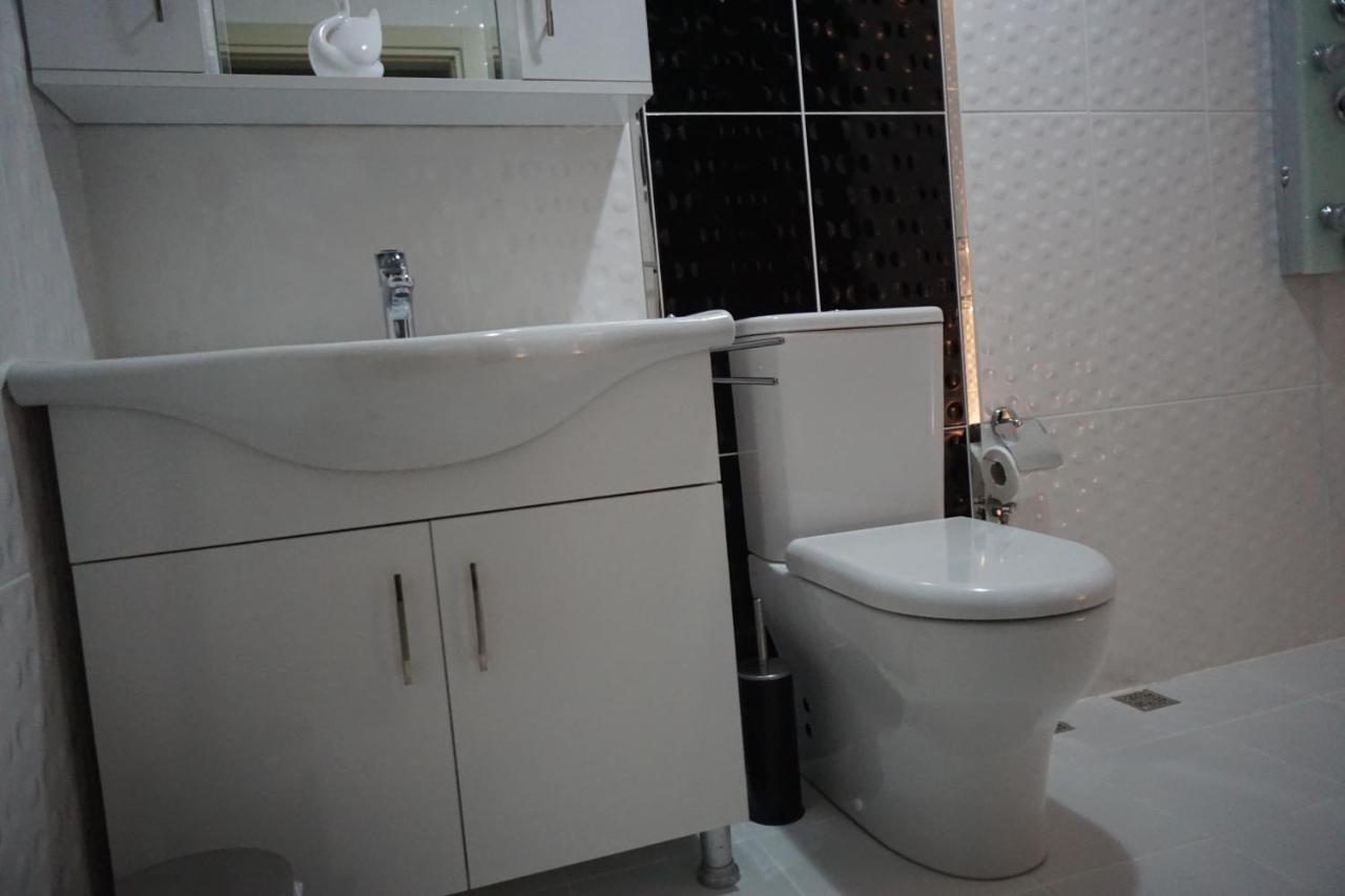 Flora Pansiyon Cirali Apartment Кемер Екстериор снимка