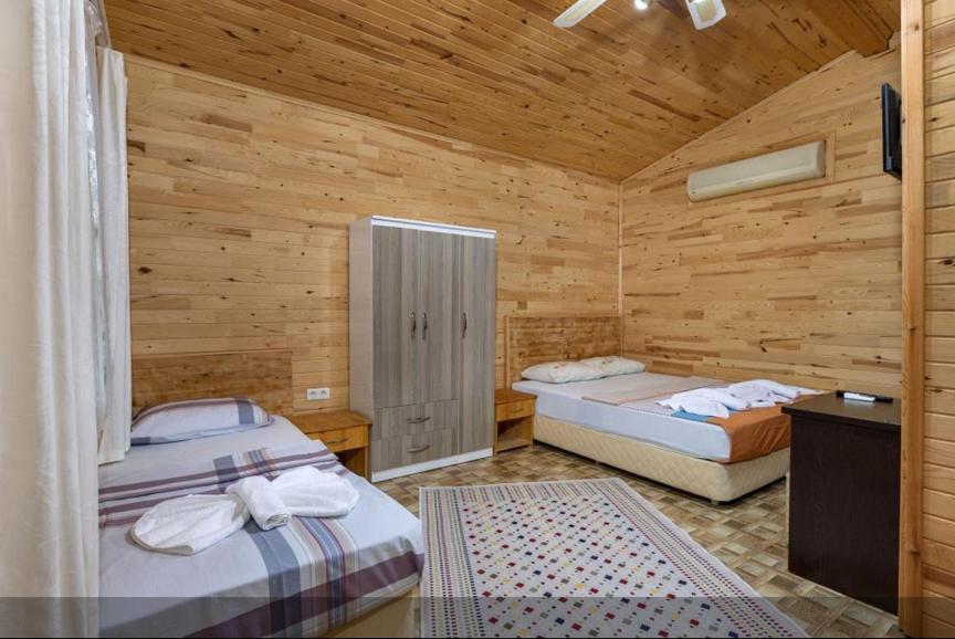 Flora Pansiyon Cirali Apartment Кемер Екстериор снимка